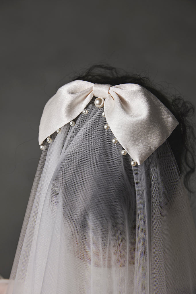 Tulle wedding veil with bow
